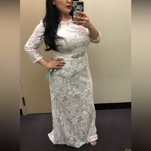 GORGEOUS vintage style simply wonderful bridal gown. NWT